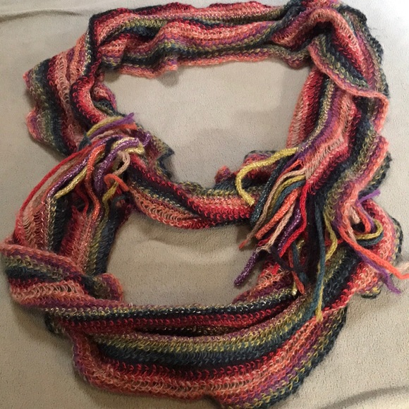 Multicolored scarf! - Picture 3 of 3